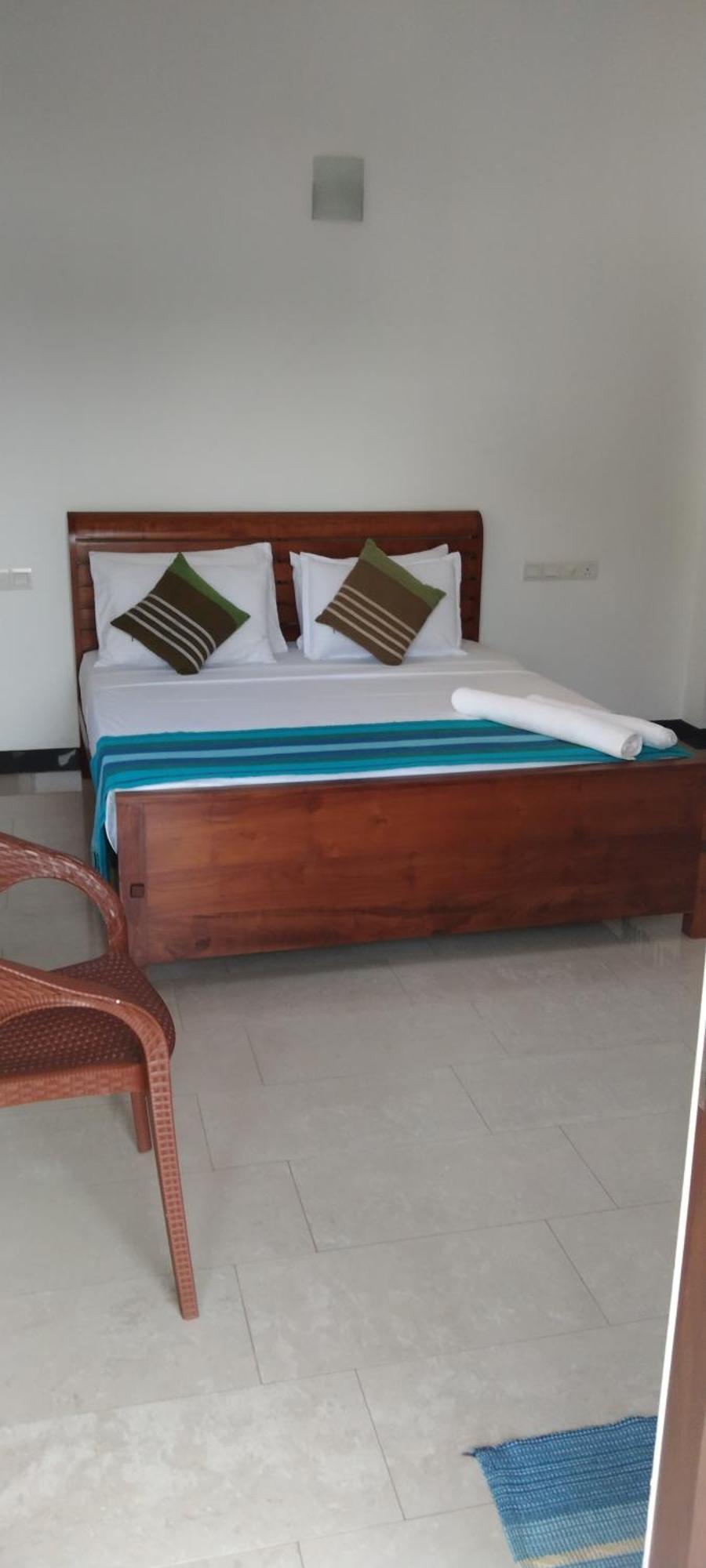 Pick & Go White House Bed & Breakfast Negombo Exterior photo