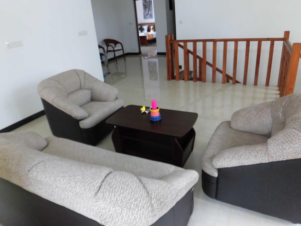 Pick & Go White House Bed & Breakfast Negombo Exterior photo