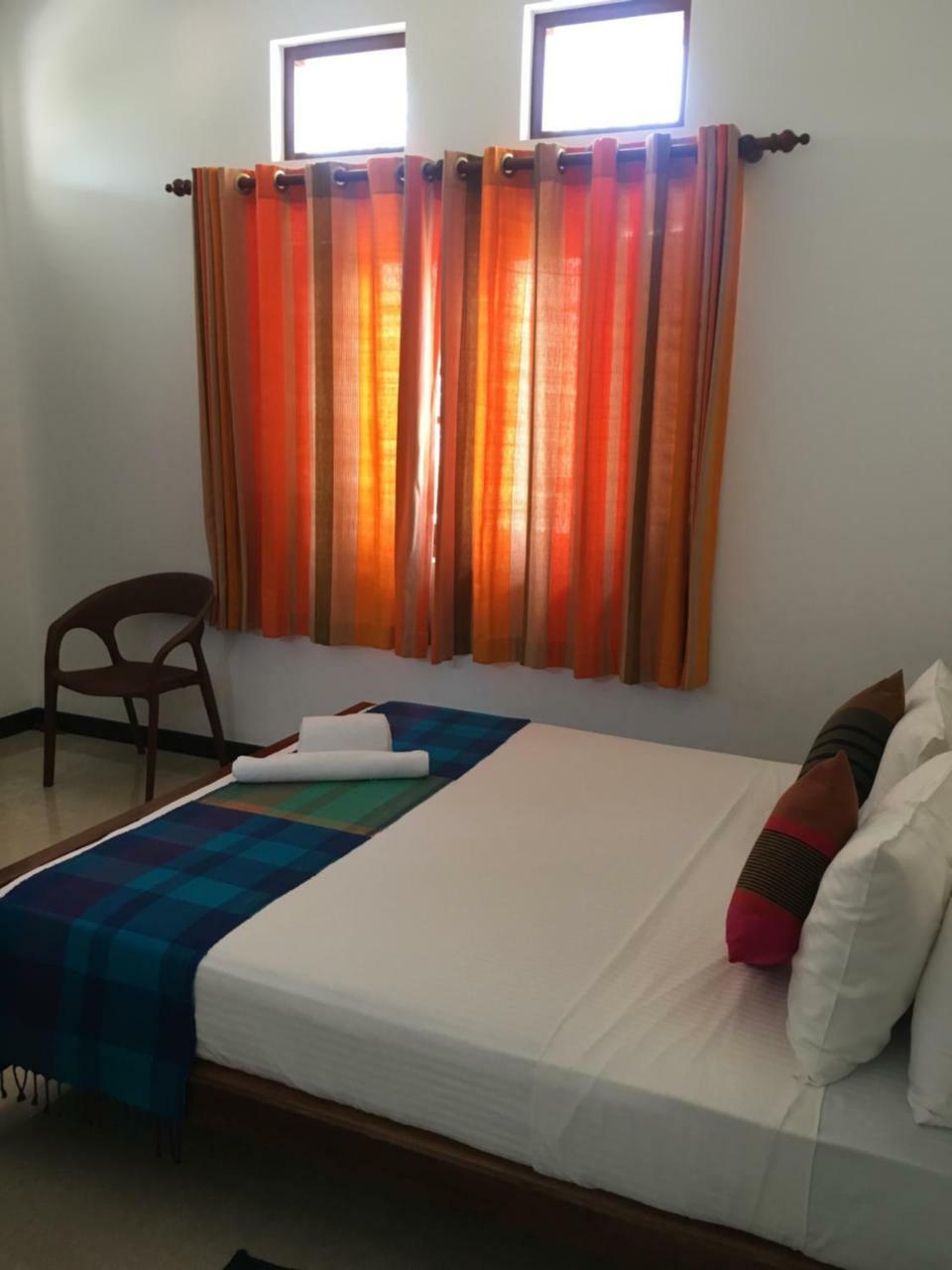 Pick & Go White House Bed & Breakfast Negombo Exterior photo