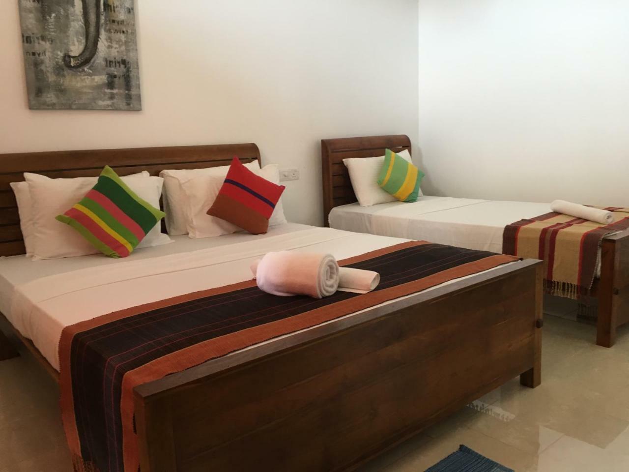 Pick & Go White House Bed & Breakfast Negombo Exterior photo